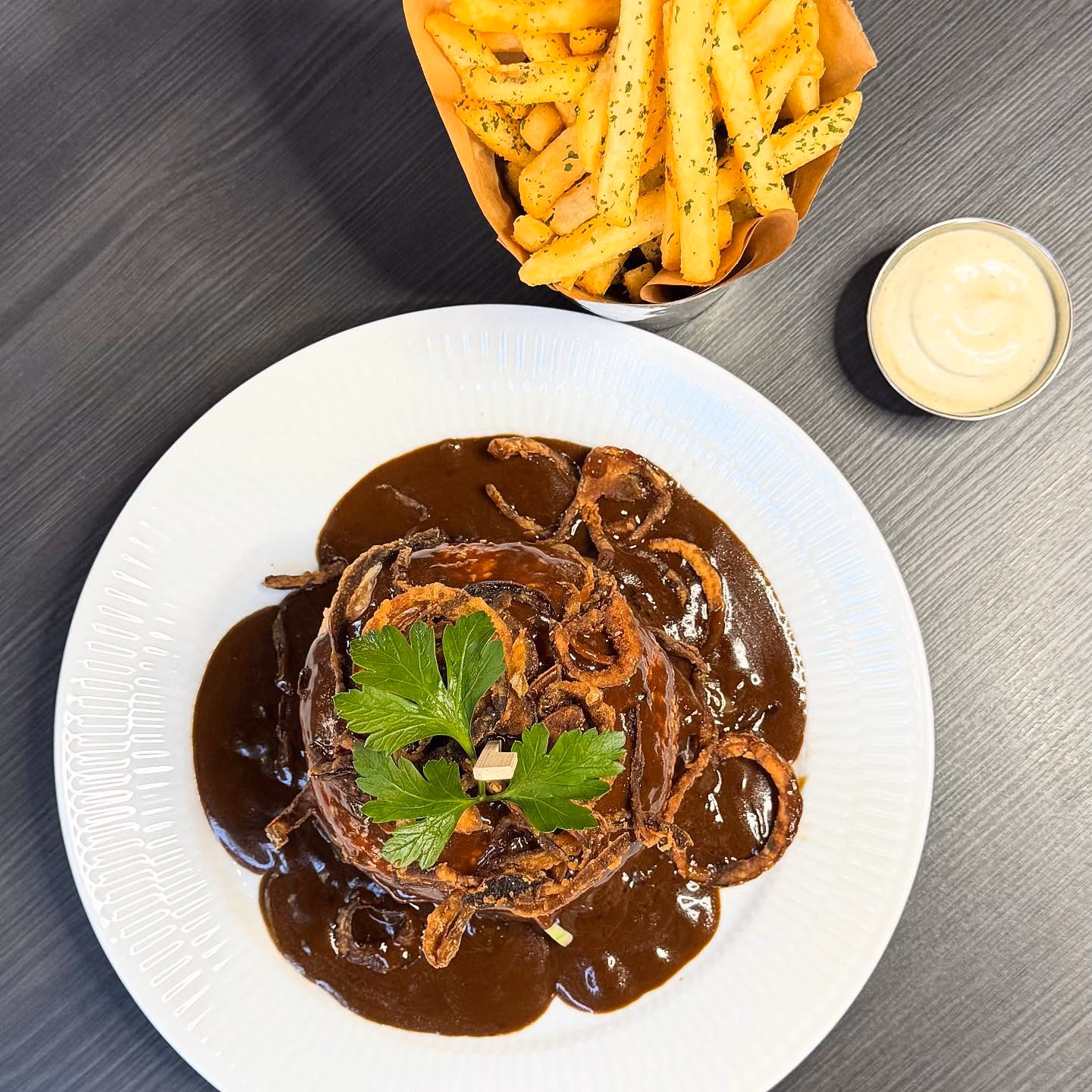 Steak med whisky sauce og fries